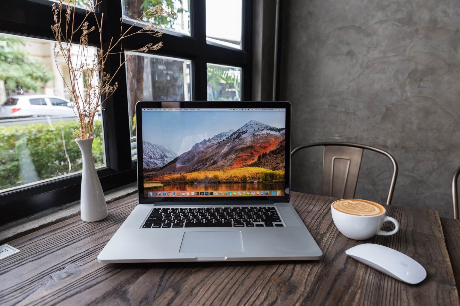 Is your MacBook screen flickering or flashing? Fix it easily